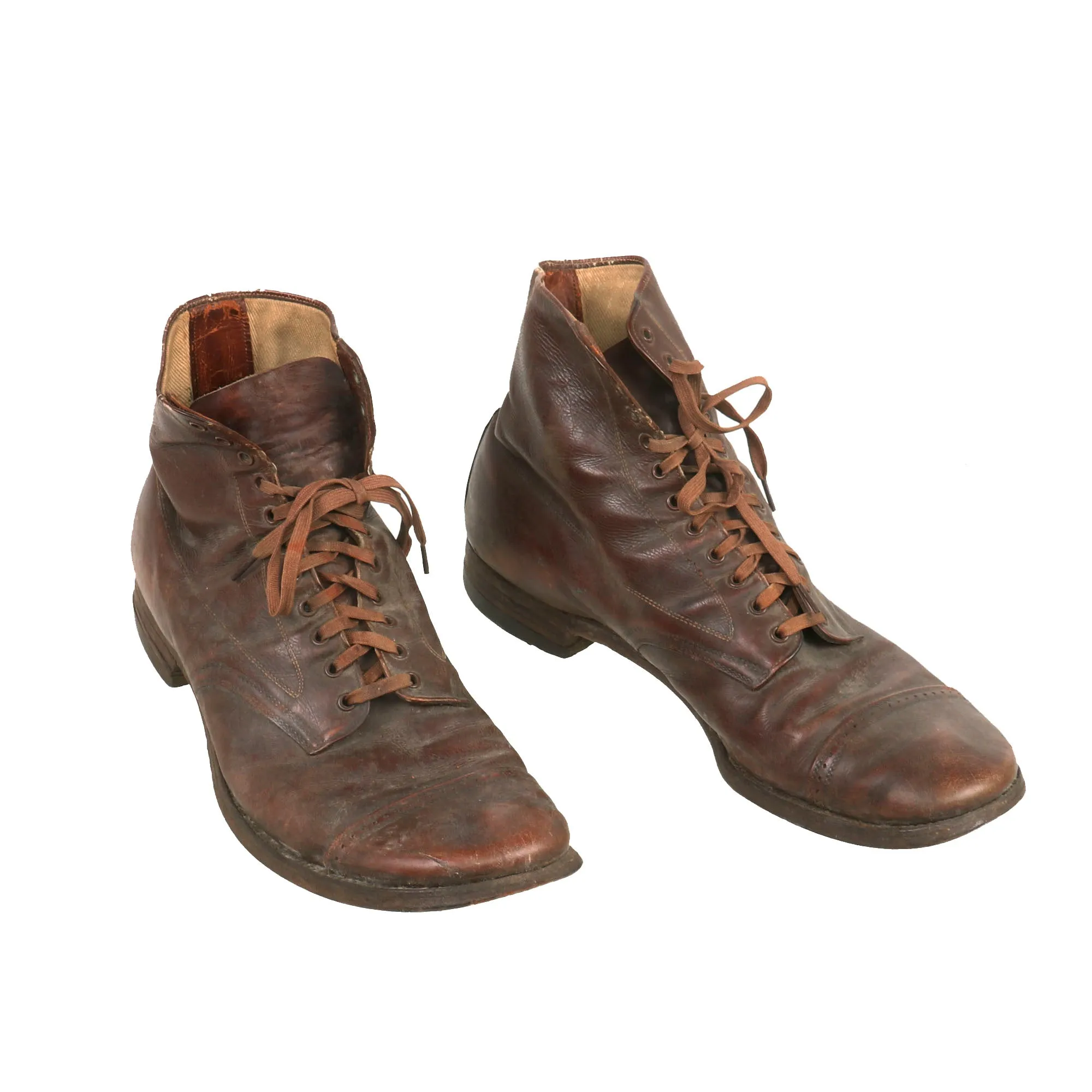 Original U.S. WWI Pair of M1902 Russet Garrison Marching Shoes - Size 8½